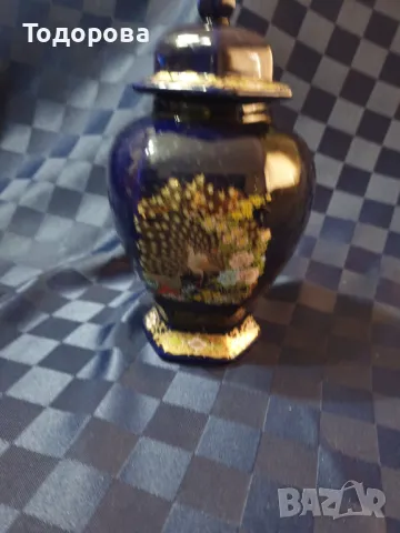 Японска порцеланова кобалтова урна,ваза, снимка 2 - Антикварни и старинни предмети - 48009634