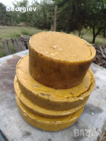 Продавам пчелен восък!
