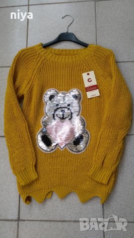 Пуловер със мече от обръщащи се пайети в цвят горчица, снимка 2 - Блузи с дълъг ръкав и пуловери - 26622279