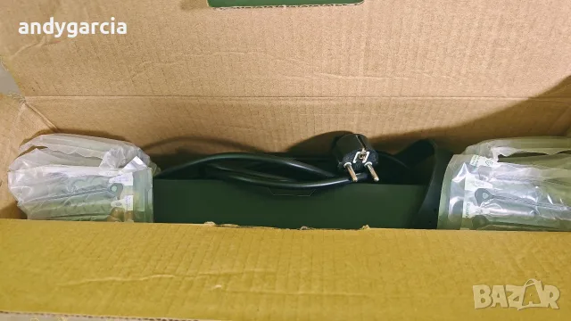 Razer Blade 15/Intel Core i7-11800H/NVidia RTX 3070 8GB/16GB RAM/512GB SSD/15.6 2560x1440 (Quad HD), снимка 4 - Лаптопи за игри - 56021031