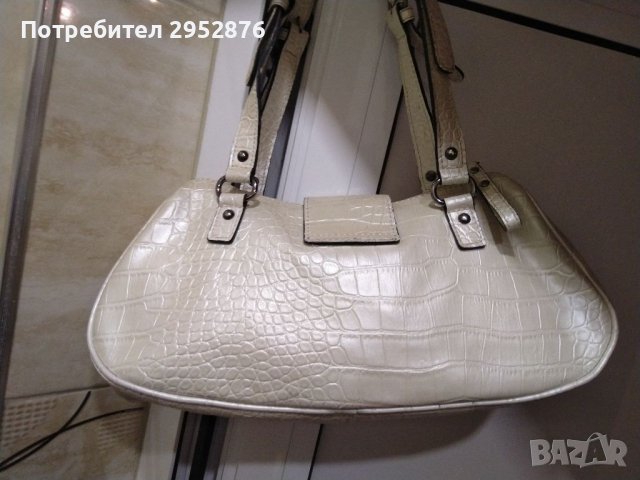 Дамска чанта Guess , снимка 2 - Чанти - 39526479