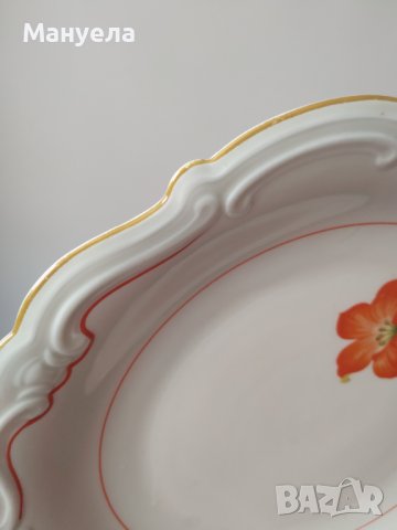 Старо красиво плато с флорални мотиви,ръчно рисувани, златен кант - на места протрит, снимка 3 - Чинии - 40316641