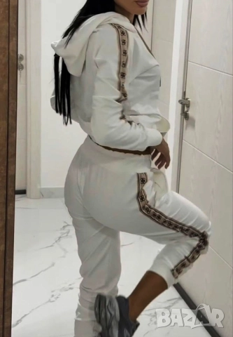 памучни дамски екипи guess , снимка 2 - Спортни екипи - 51777788