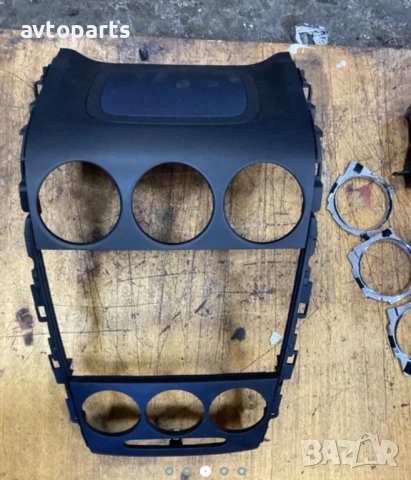 Mazda CX-7 2010година Централна конзола и духалки парно, снимка 3 - Части - 40359002