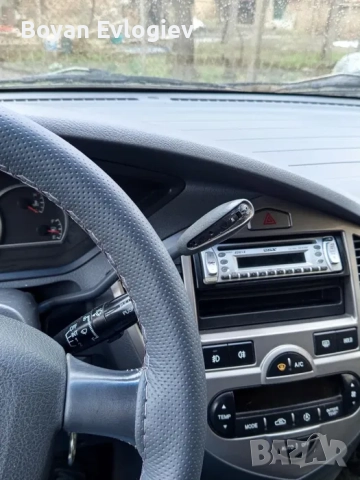 Kia Carens 2.0 CRDI Автомат, снимка 5 - Автомобили и джипове - 52917902