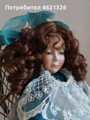 Колекционерска порцеланова кукла Александра Ashton-Drake, като нова, снимка 6 - Декорация за дома - 52043604