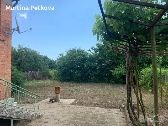 СОБСТВЕНИК продава ТУХЛЕНА ДВУЕТАЖНА КЪЩА 80кв.м с 400кв.м двор заедно с ГОЛЯМ ПАРЦЕЛ 2000кв.м., снимка 5 - Къщи - 56162576