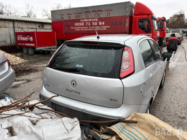 Fiat Grande Punto - 1.4 - Бензин - За части, снимка 3 - Автомобили и джипове - 54351783