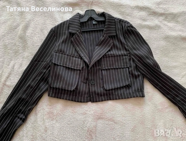 Дамско късо сако XS на райета, снимка 4 - Сака - 53918057