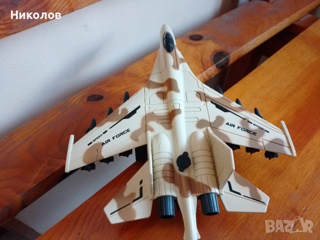Истребител "UN 01 806 AIR FORCE" "5€"!+Доставка!, снимка 4 - Влакчета, самолети, хеликоптери - 53975525