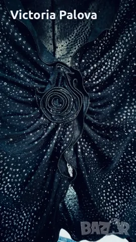 Елегантна блуза ARMANI COLLEZIONI Италия оригинал, снимка 4 - Блузи с дълъг ръкав и пуловери - 49562577