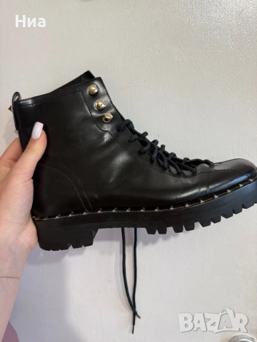 Valentino Garavani 38, снимка 2 - Дамски боти - 54131511