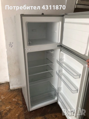 Продавам хладилник ARIELI, снимка 2 - Хладилници - 53295202