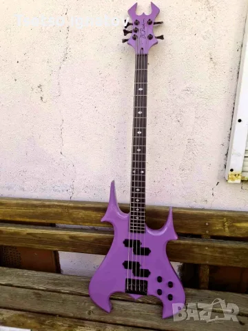 B.C. Rich Zombie NT 5 струнен бас.