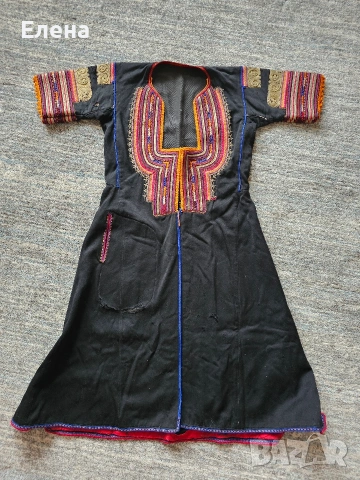 Автентична кюстендилска казмирена сая със сърма, снимка 6 - Антикварни и старинни предмети - 54043629