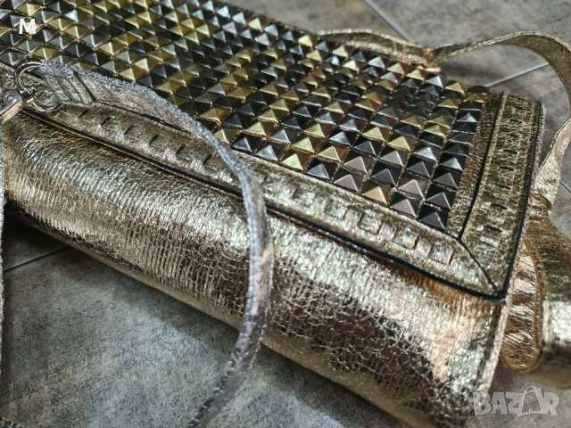 НОВА жестока дамска чанта с капси в злато + дълга дръжка на намаление, снимка 4 - Чанти - 37721696