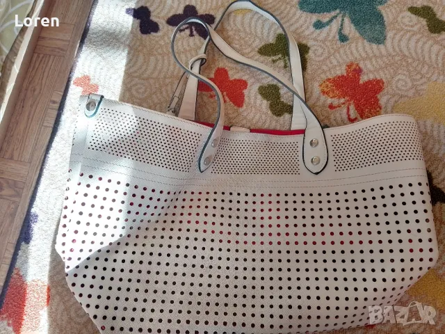 Подарявам!Бяла голяма чанта с дупчици, снимка 5 - Чанти - 49451311