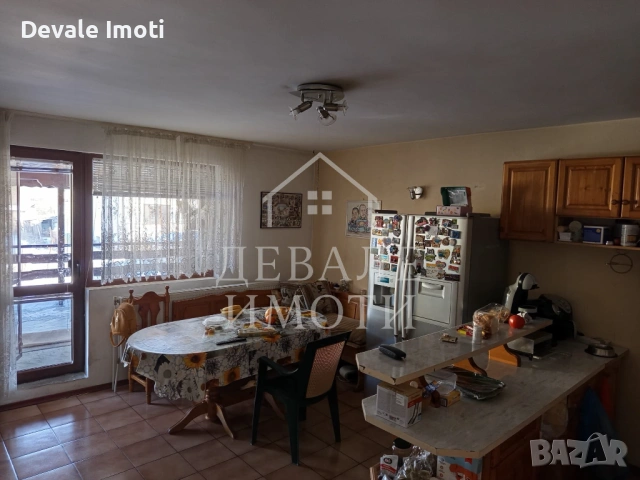 Продава се масивна двуетажна къща с гараж в гр. Мартен, снимка 12 - Къщи - 53354093