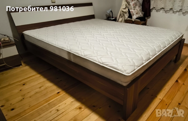 Продавам легло/спалня 160х200 см комплект с матрак в много добро състояние. 