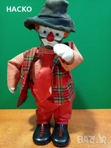 Стара Музикална Порцеланова Статуетка на Клоун Valentino/Италия