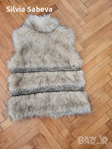 Дамски бежов елек, снимка 3 - Жилетки - 53902876