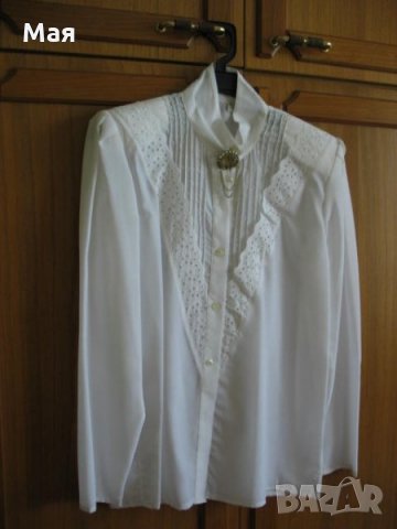 Нова красива копринена блуза с дантелени апликации