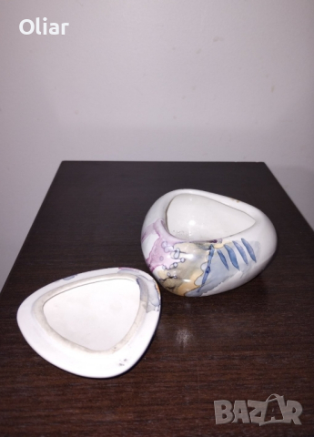 Красива малка кутуя за бижута. Порцелан. , снимка 3 - Декорация за дома - 44932800