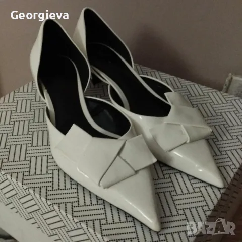 Елегантни дамски обувки ZARA на ток. 39 р-р. Нови