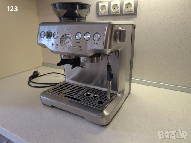 Sage Barista Express – отлично състояние, пълен комплект + екстри