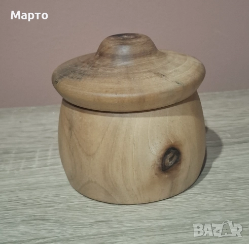 Кутия от масивен орех – ръчна изработка, натурален завършек