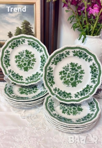 12 броя порцеланови чинии