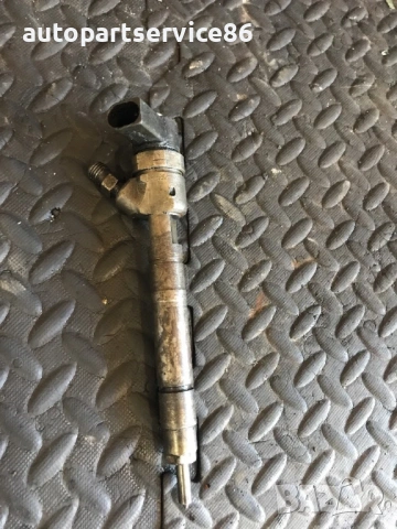 Дюза за гориво Bosch за Mercedes Sprinter 2.2 CDI (2000-2006) 0445110107