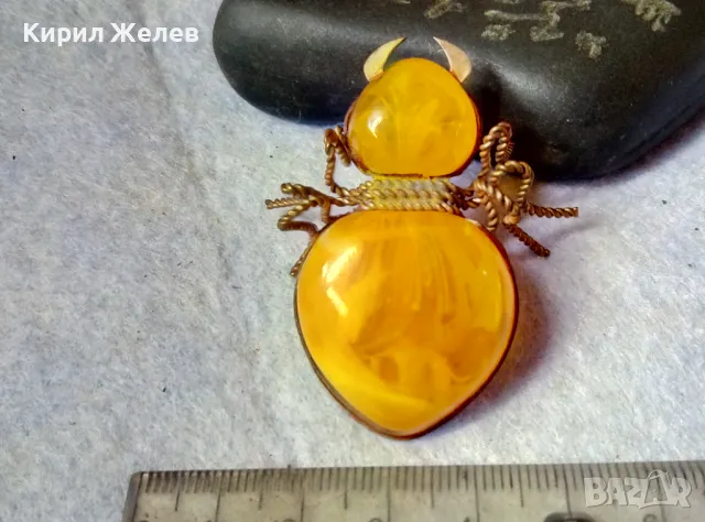 Стара ПОЗЛАТЕНА МЕДНА ФИГУРАЛНА КЕХЛИБАРЕНА БРОШКА БРЪМБАР Ръчна МАЙСТОРСКА ИЗРАБОТКА 48883, снимка 9 - Антикварни и старинни предмети - 48444573
