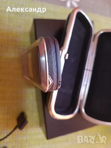 Истински мобилен телефон Vertu Signature M, снимка 10 - Vertu - 50098117