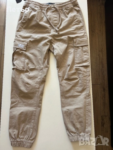 Продавам панталон от Zara размер S.