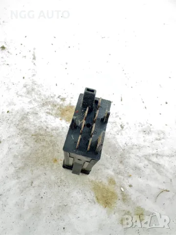 Бутон аварийни светлини за Audi A4 B5 (1994 - 2001), № 8D0 941 509 C, 8D0941509C, снимка 3 - Части - 47986471