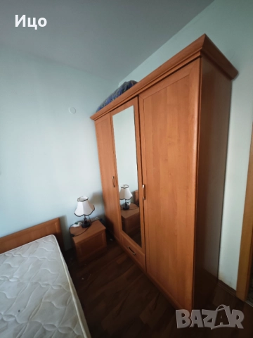 Спалня с матрак гардероб с нощни щкафчета и огледало 160х200 и 130см гардероб, снимка 2 - Спални и легла - 51767122