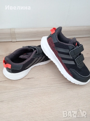 Детски маратонки Adidas, снимка 2 - Детски маратонки - 54088143