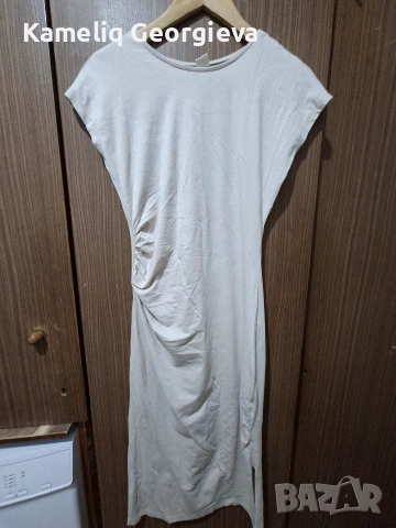 Продавам бежева рокля