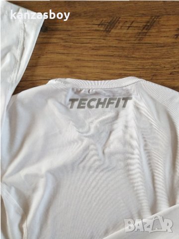 adidas techfit - страхотно мъжко трико, снимка 7 - Спортни дрехи, екипи - 31657605