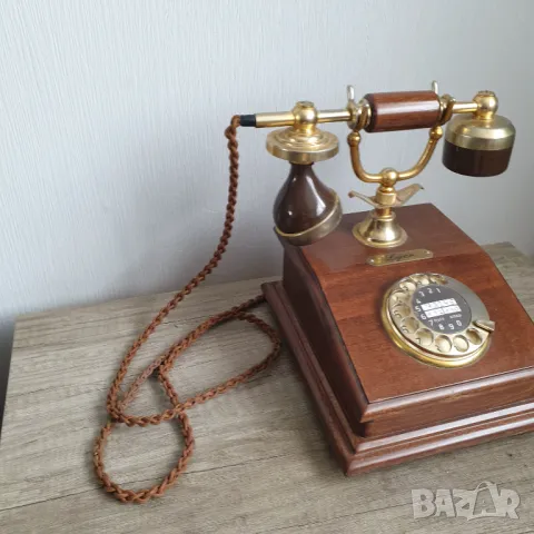 Стар дървен телефон марка "Лион", снимка 2 - Антикварни и старинни предмети - 49594988