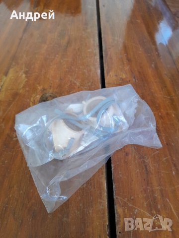 Стари детски очила за плуване