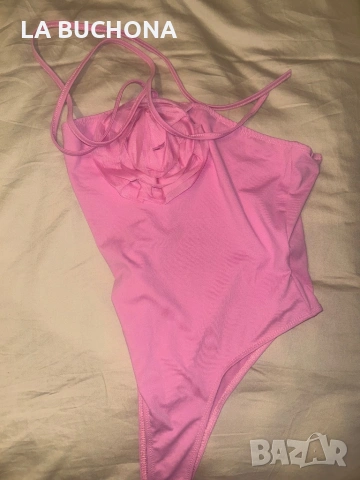 Розово боди с роза и връзки