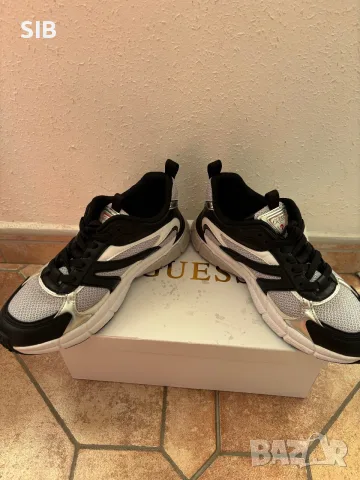 Дамски маратонки Guess, снимка 12 - Маратонки - 56320536