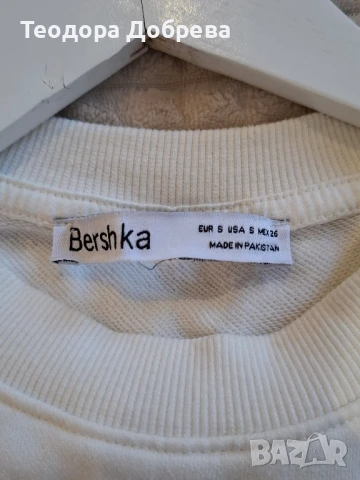 Тениска с принт от BERSHKA, снимка 4 - Тениски - 50840972