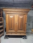Гардероб с дърворезба изработен изцяло от масив, снимка 1
