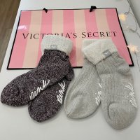 Victoria’s Secret оригинални шалове,шапки,чорапи, снимка 6 - Шалове - 39083141