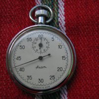 Хронометър секундомер часовник Агат, снимка 1 - Антикварни и старинни предмети - 31345632