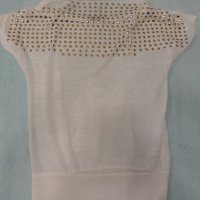 Бяла фино плетена блуза със златни орнаменти и ефектно връзване зад врата , дава ефекта на "гръцкото, снимка 2 - Туники - 37258336