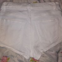 Дамски къси дънки H&M, снимка 5 - Къси панталони и бермуди - 36670565